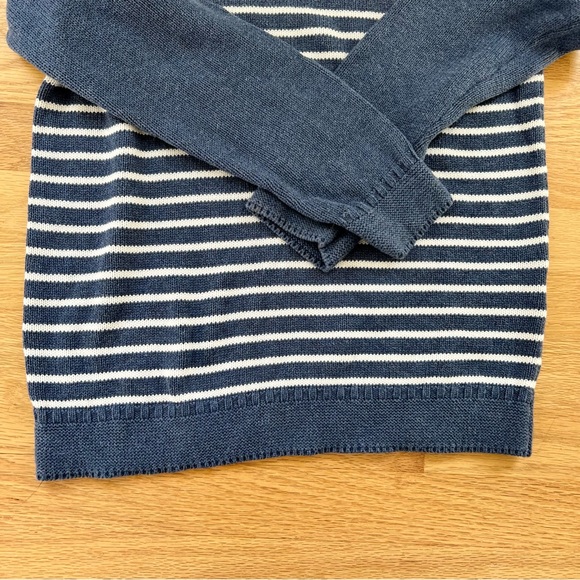 Vineyard Vines Sweater L (16-18) - Picture 4 of 5